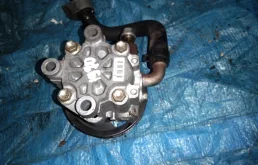 Насос ГУР для Toyota RAV4 на фотографиях