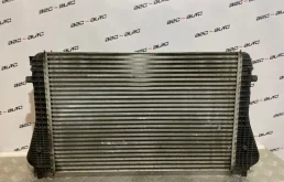 Интеркулер для Volkswagen Passat 2006 года на фотографиях