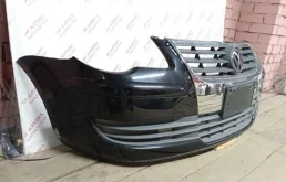 Бампер передний для Volkswagen Touran 2005 года на фотографиях
