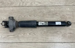Амортизатор задний правый для Audi Q7 на фотографиях