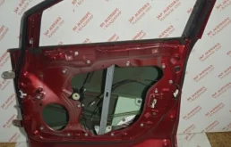 Дверь передняя правая для Mazda CX 7 2006 года на фотографиях