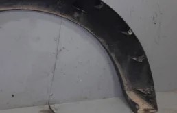 Молдинг крыла передний левый для Land Rover Discovery 2013 года на фотографиях