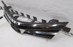 Решетка радиатора для Toyota Corolla 2014 года на фотографиях