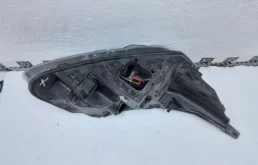 Усилитель переднего бампера для Ford Explorer на фотографиях