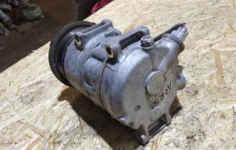 Компрессор кондиционера для Toyota Alphard 2010 года на фотографиях