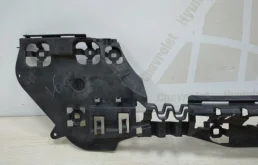 Кронштейн заднего бампера левый для BMW 5er 2018 года на фотографиях