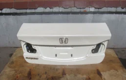 Крышка багажника для Honda Civic 2005 года на фотографиях
