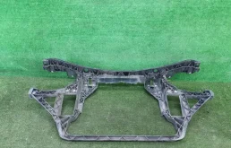 Панель радиатора (телевизор) для BMW X3 2008 года на фотографиях