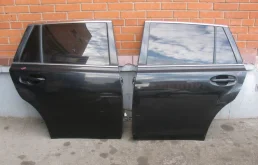 Дверь задняя левая для Subaru Legacy на фотографиях