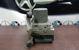 Блок ABS для BMW 5er 2012 года на фотографиях