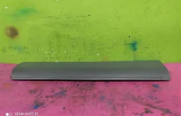 Молдинг двери задний левый для Audi Q7 2010 года на фотографиях