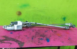 Трапеция стеклоочистителей для Audi Q7 2009 года на фотографиях