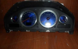 Приборная панель для Volvo XC90 2004 года на фотографиях