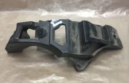 Кронштейн заднего бампера правый внутренний (85 04 400 17R) для Renault Fluence L30 2009-2017