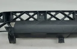 Кронштейн заднего бампера левый для Audi Q7 2013 года на фотографиях