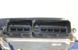 Блок управления двигателем для Audi Q7 2009 года на фотографиях