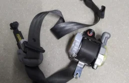 Ремень безопасности передний левый для Kia Rio 2014 года на фотографиях