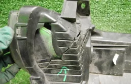 Фара ксенон левая для Hyundai Solaris 2011 года на фотографиях