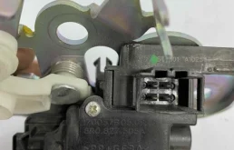 Замок багажника для Skoda Rapid 2014 года на фотографиях