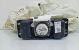 Подушка безопасности водителя для Skoda Rapid 2018 года на фотографиях