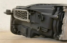 Фара ксенон левая для Volkswagen Touareg 2021 года на фотографиях