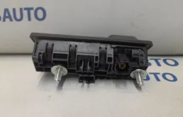 Камера заднего вида для Volkswagen Touareg на фотографиях