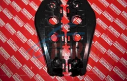 Усилитель переднего бампера для Toyota Corolla 2007 года на фотографиях