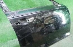 Дверь передняя правая для Audi A4 2015 года на фотографиях