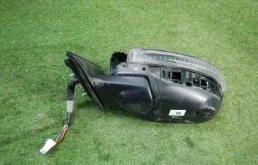 Стекла и зеркала для Nissan Qashqai 2017 года на фотографиях