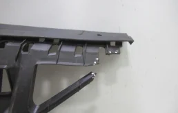 Кожух замка капота для Hyundai Solaris на фотографиях