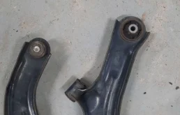 Рычаг передний левый нижний для Nissan Tiida на фотографиях