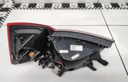 Фонарь внешний левый для Skoda Rapid 2023 года на фотографиях