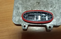 Блок розжига ксенона для Opel Insignia 2013 года на фотографиях