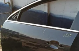 Двери для Opel Insignia 2014 года на фотографиях