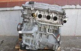 Блок цилиндров ДВС (без ГБЦ) для Toyota RAV4 2005 года на фотографиях