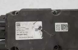 Рулевая рейка для Audi A8 2017 года на фотографиях