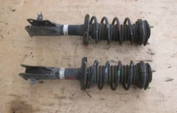 Амортизатор передний левый для Honda Civic 2007 года на фотографиях