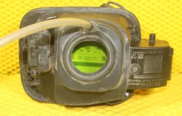 Лючок топливного бака для Skoda Rapid на фотографиях