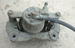 Усилитель переднего бампера для Toyota Corolla 2012 года на фотографиях