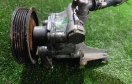 Насос ГУР для BMW X3 2006 года на фотографиях