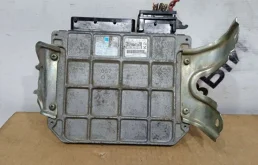 Блок управления двигателем для Toyota RAV4 на фотографиях