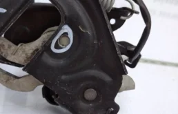 Замок капота для BMW X6 2022 года на фотографиях