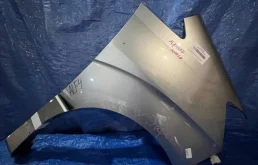 Крыло правое для Toyota Alphard 2007 года на фотографиях