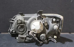 Фары для Toyota Highlander 2006 года на фотографиях