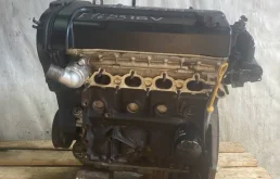 Двигатель без навесного для Chevrolet Rezzo 2007 года на фотографиях