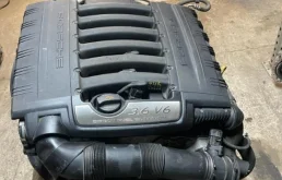 Двигатель без навесного для Porsche Cayenne 2008 года на фотографиях