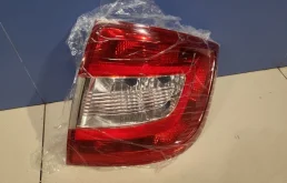 Фонарь левый для Skoda Rapid 2016 года на фотографиях