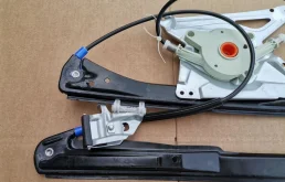 Стеклоподъемник передний правый для Audi A4 2004 года на фотографиях