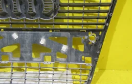 Бампер для Audi A6 2002 года на фотографиях