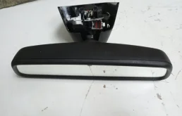 Стекла и зеркала для Land Rover Range Rover 2012 года на фотографиях